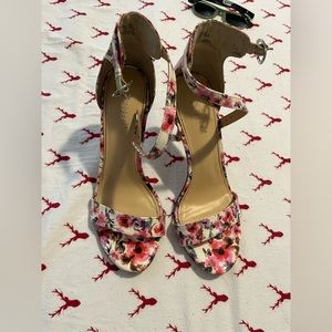 Floral heels. Size 8 1/2 . Only worn once